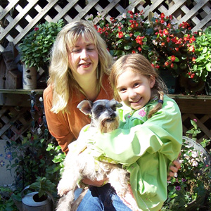 Megan, Mom Nancy & sister Cheyenne