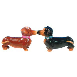 Chihuahua Chi Chi Chi 3 1/2'' tall Magnetic Salt and Pepper Shakers